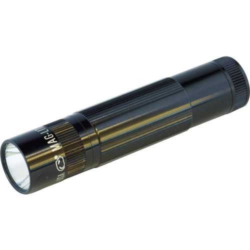 ヒーローレッドの-MAGLITE LED フラッシュライトXL200（単•4電池3本用